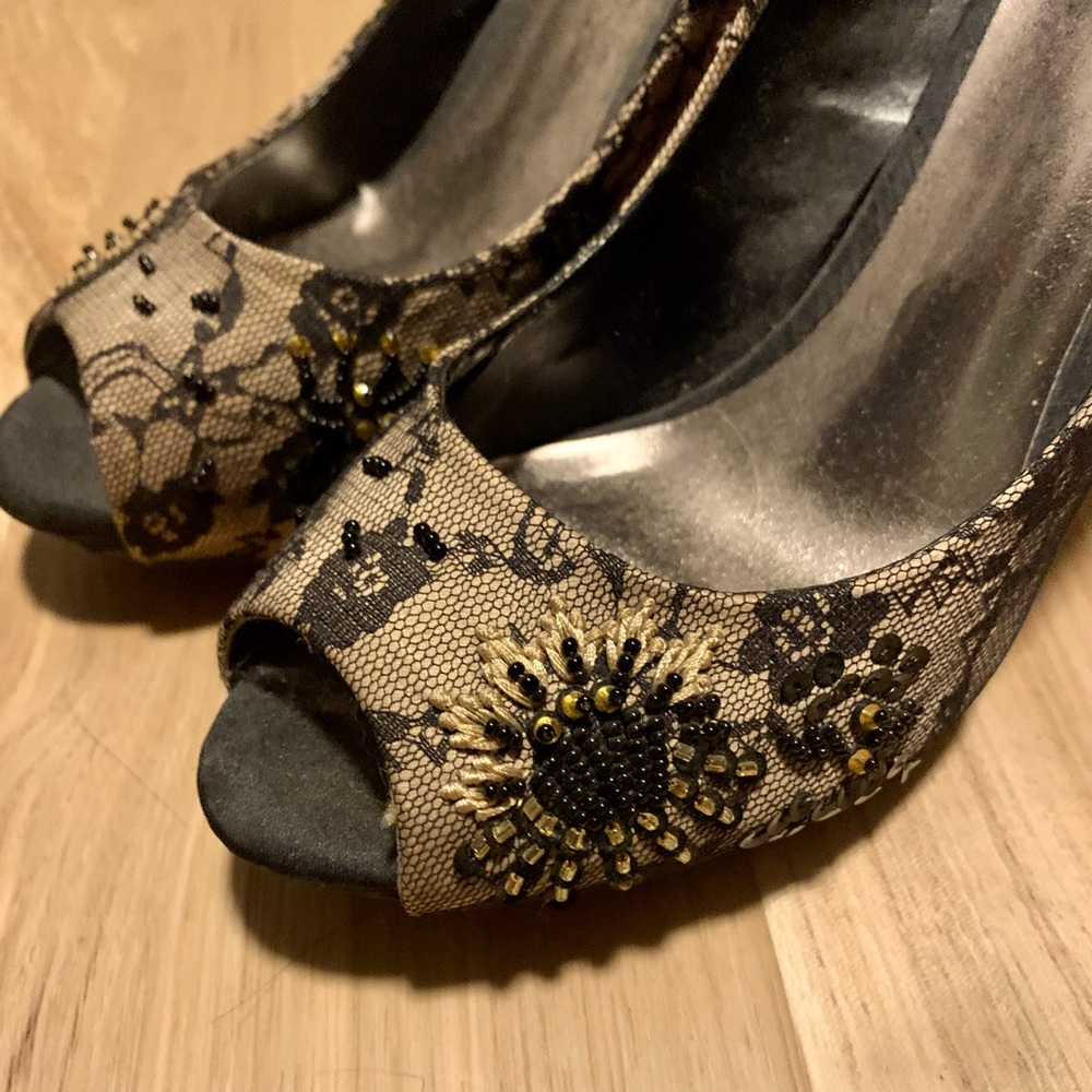 Black lace over gold high heels with special details!